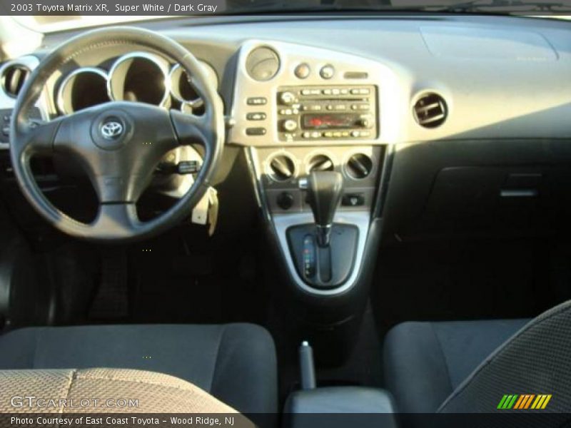 Super White / Dark Gray 2003 Toyota Matrix XR