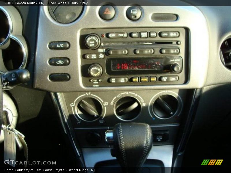 Super White / Dark Gray 2003 Toyota Matrix XR