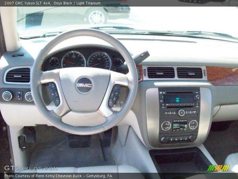 Onyx Black / Light Titanium 2007 GMC Yukon SLT 4x4