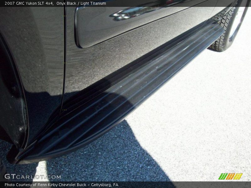 Onyx Black / Light Titanium 2007 GMC Yukon SLT 4x4