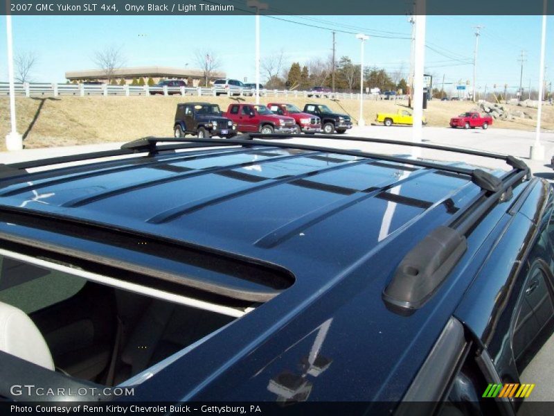 Onyx Black / Light Titanium 2007 GMC Yukon SLT 4x4