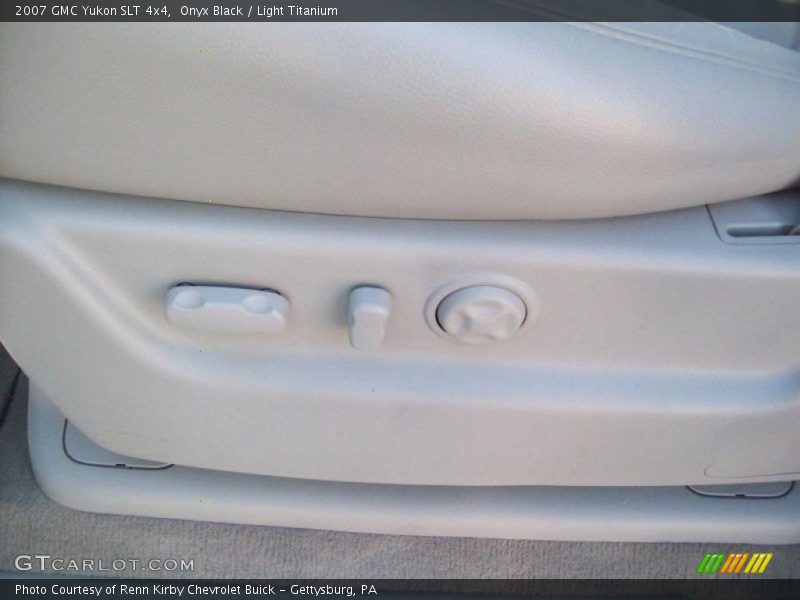 Onyx Black / Light Titanium 2007 GMC Yukon SLT 4x4