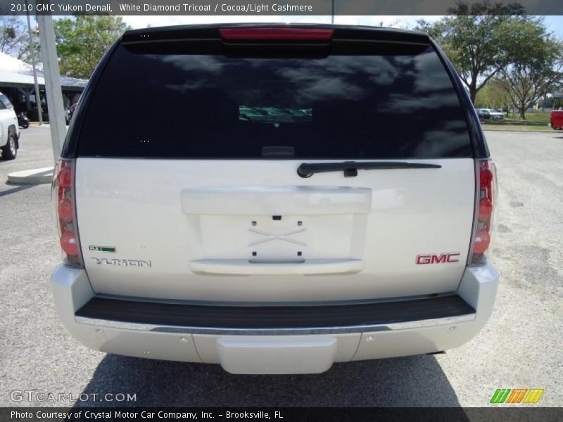 White Diamond Tricoat / Cocoa/Light Cashmere 2010 GMC Yukon Denali