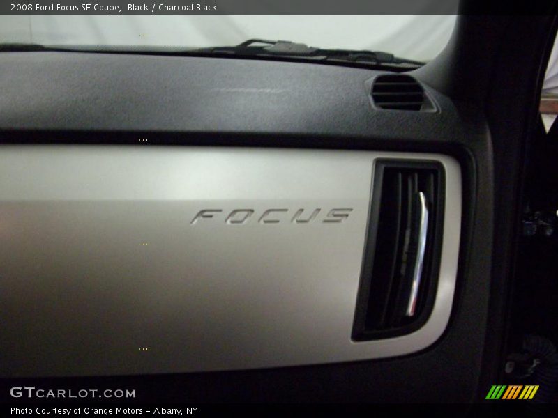 Black / Charcoal Black 2008 Ford Focus SE Coupe