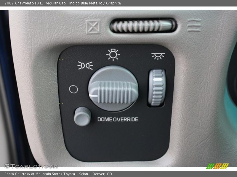 Controls of 2002 S10 LS Regular Cab