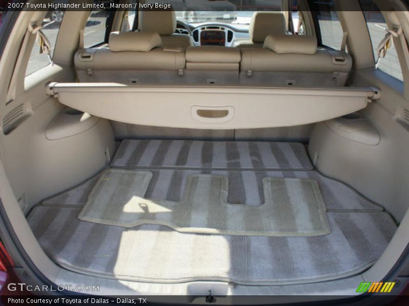 Maroon / Ivory Beige 2007 Toyota Highlander Limited