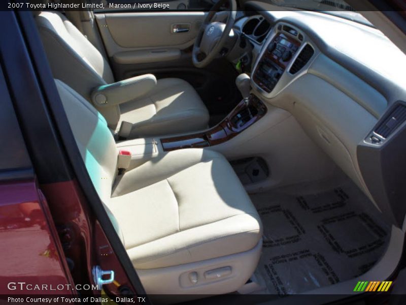Maroon / Ivory Beige 2007 Toyota Highlander Limited