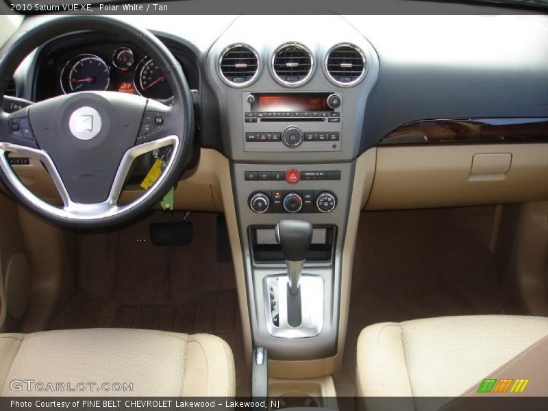 Polar White / Tan 2010 Saturn VUE XE