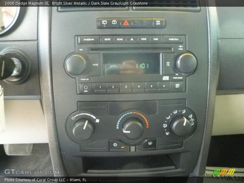 Bright Silver Metallic / Dark Slate Gray/Light Graystone 2006 Dodge Magnum SE