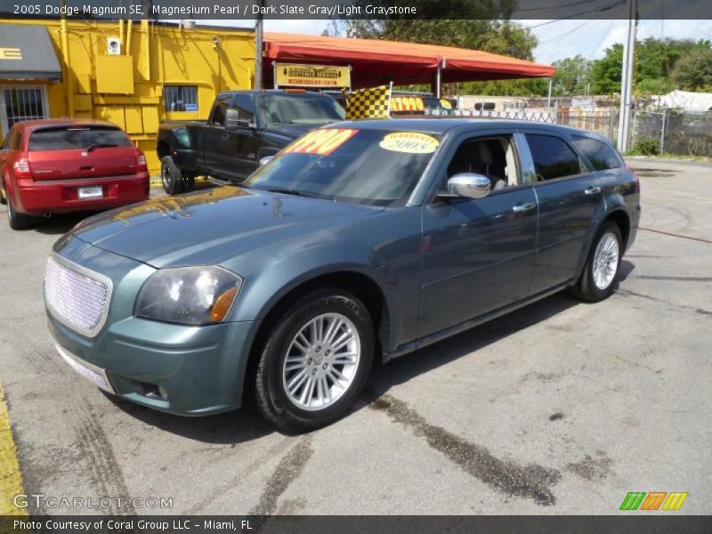 Magnesium Pearl / Dark Slate Gray/Light Graystone 2005 Dodge Magnum SE