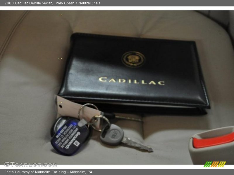 Polo Green / Neutral Shale 2000 Cadillac DeVille Sedan