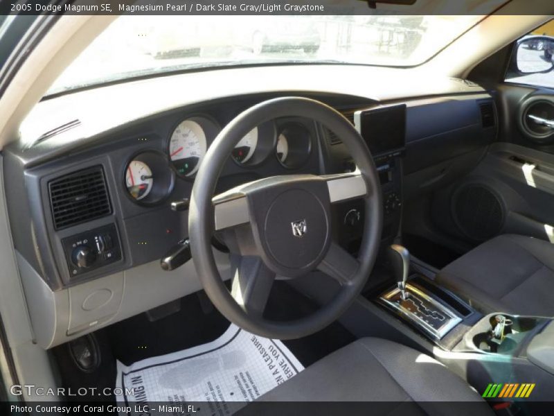 Magnesium Pearl / Dark Slate Gray/Light Graystone 2005 Dodge Magnum SE