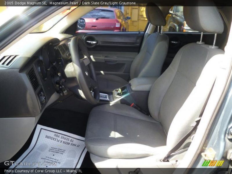 Magnesium Pearl / Dark Slate Gray/Light Graystone 2005 Dodge Magnum SE