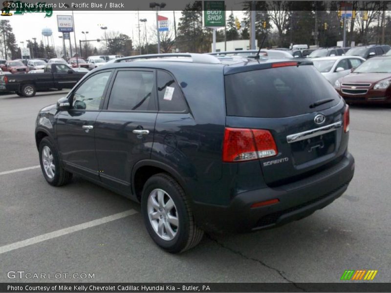 Pacific Blue / Black 2011 Kia Sorento LX