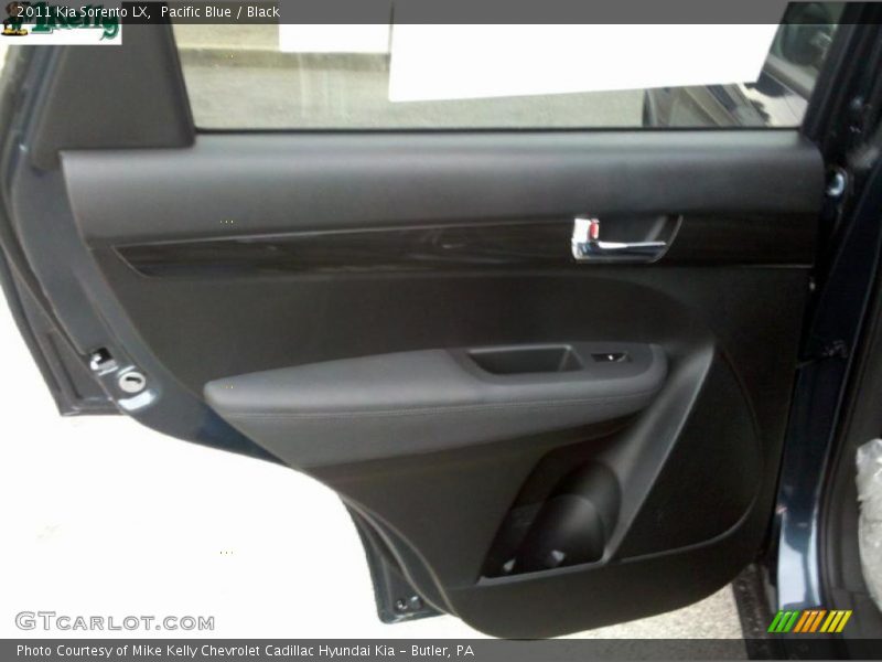 Pacific Blue / Black 2011 Kia Sorento LX