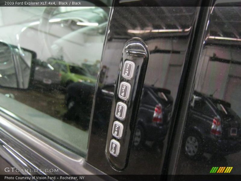 Black / Black 2009 Ford Explorer XLT 4x4