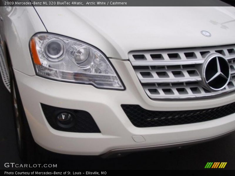 Arctic White / Cashmere 2009 Mercedes-Benz ML 320 BlueTec 4Matic