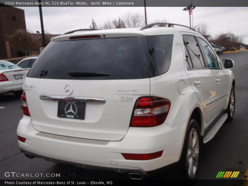 Arctic White / Cashmere 2009 Mercedes-Benz ML 320 BlueTec 4Matic
