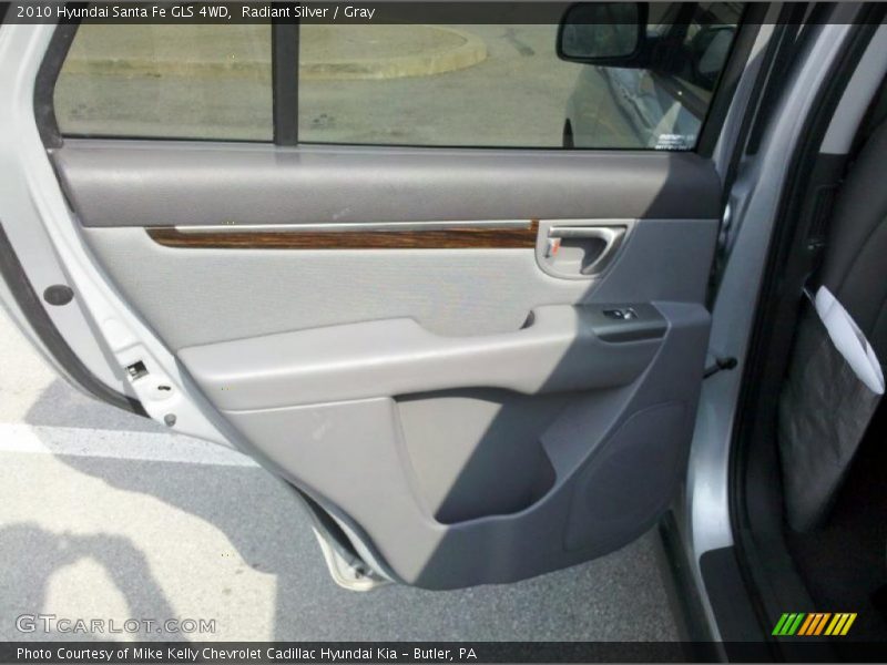 Radiant Silver / Gray 2010 Hyundai Santa Fe GLS 4WD