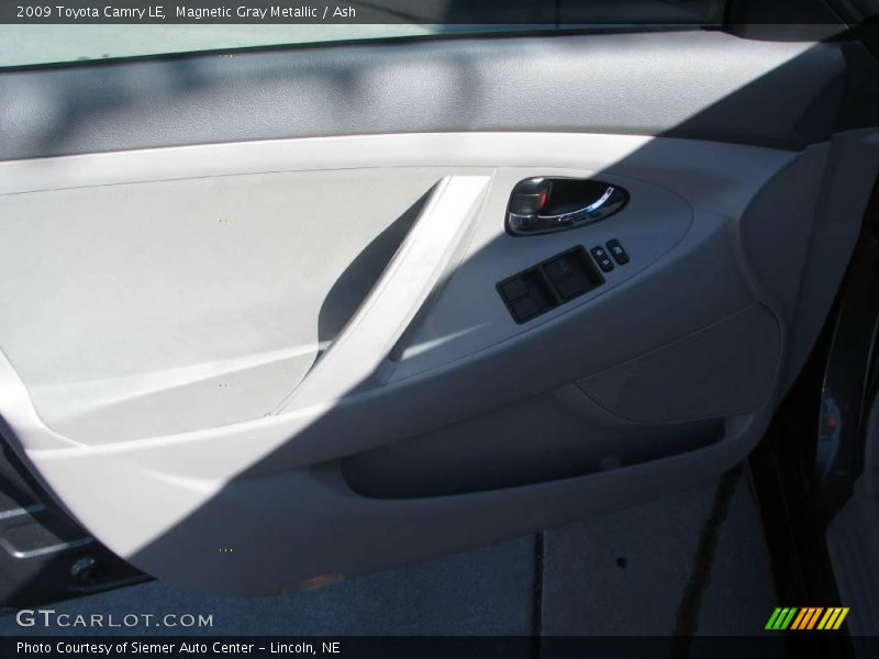 Magnetic Gray Metallic / Ash 2009 Toyota Camry LE