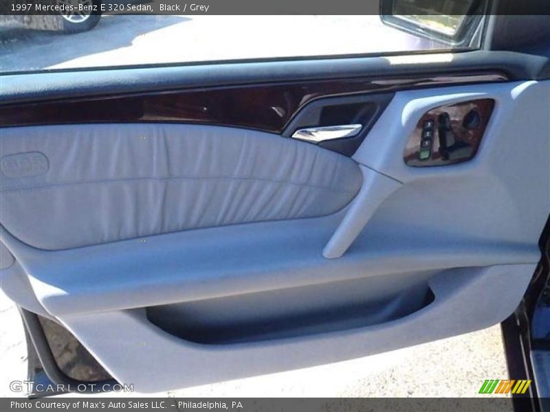 Black / Grey 1997 Mercedes-Benz E 320 Sedan