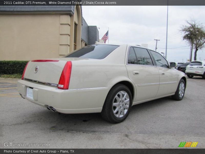 White Diamond Tricoat / Shale/Cocoa Accents 2011 Cadillac DTS Premium