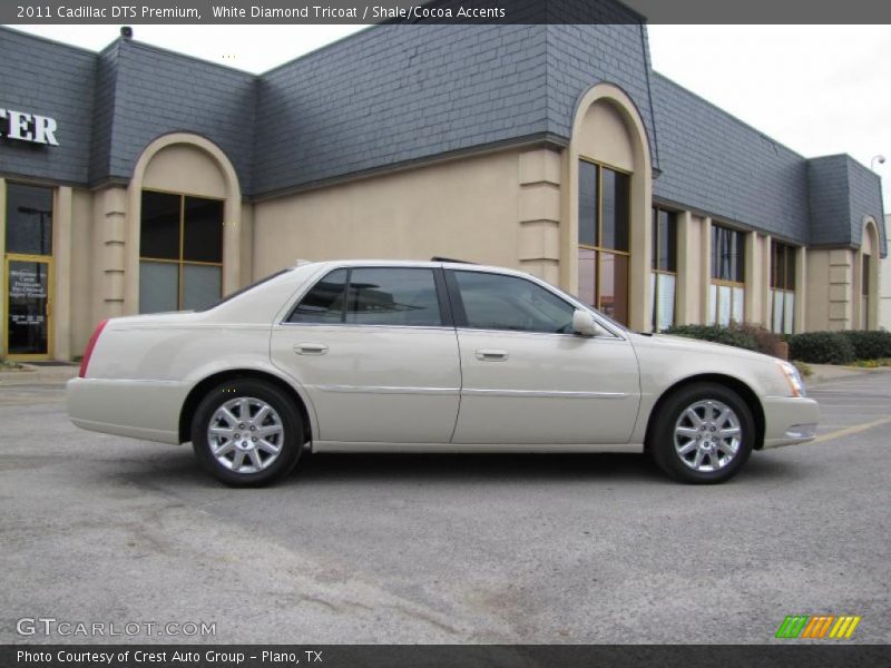White Diamond Tricoat / Shale/Cocoa Accents 2011 Cadillac DTS Premium