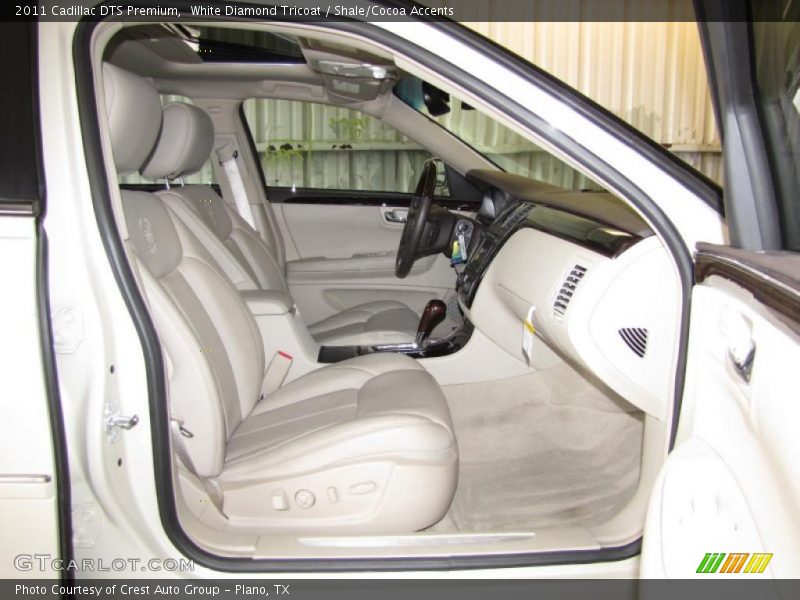 White Diamond Tricoat / Shale/Cocoa Accents 2011 Cadillac DTS Premium