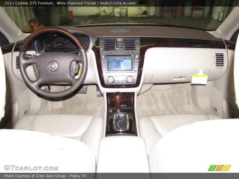 White Diamond Tricoat / Shale/Cocoa Accents 2011 Cadillac DTS Premium