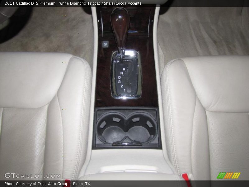 White Diamond Tricoat / Shale/Cocoa Accents 2011 Cadillac DTS Premium