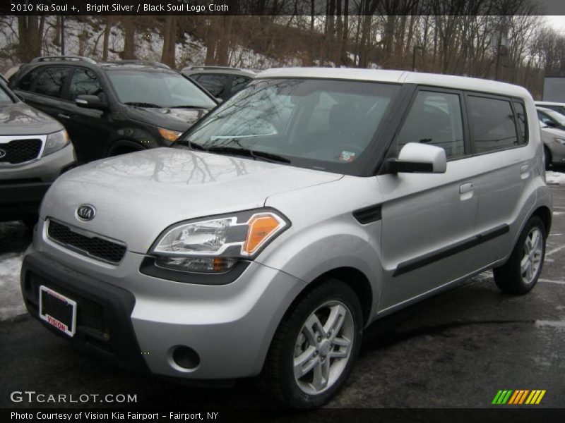 Bright Silver / Black Soul Logo Cloth 2010 Kia Soul +