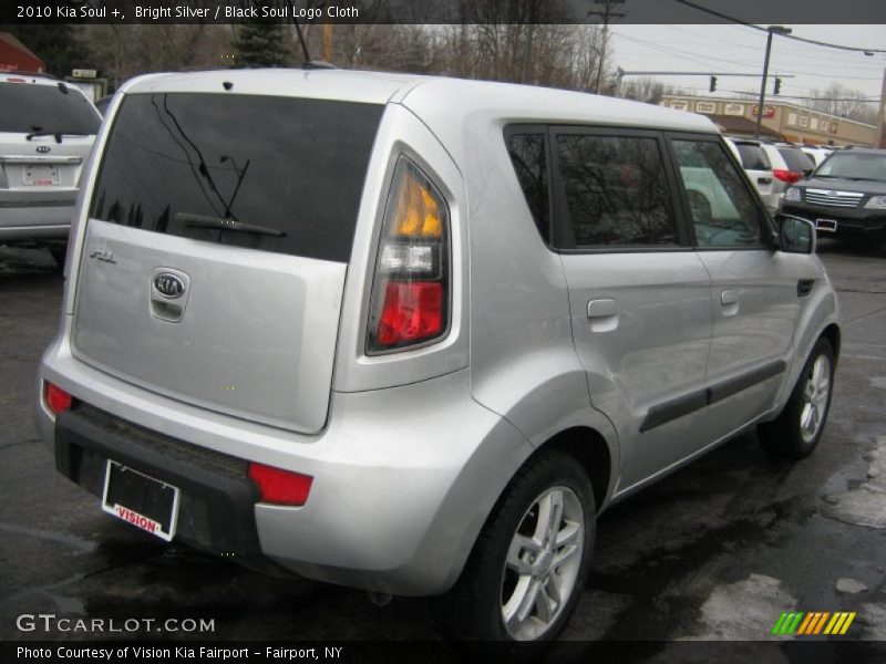 Bright Silver / Black Soul Logo Cloth 2010 Kia Soul +