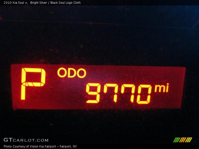 Bright Silver / Black Soul Logo Cloth 2010 Kia Soul +