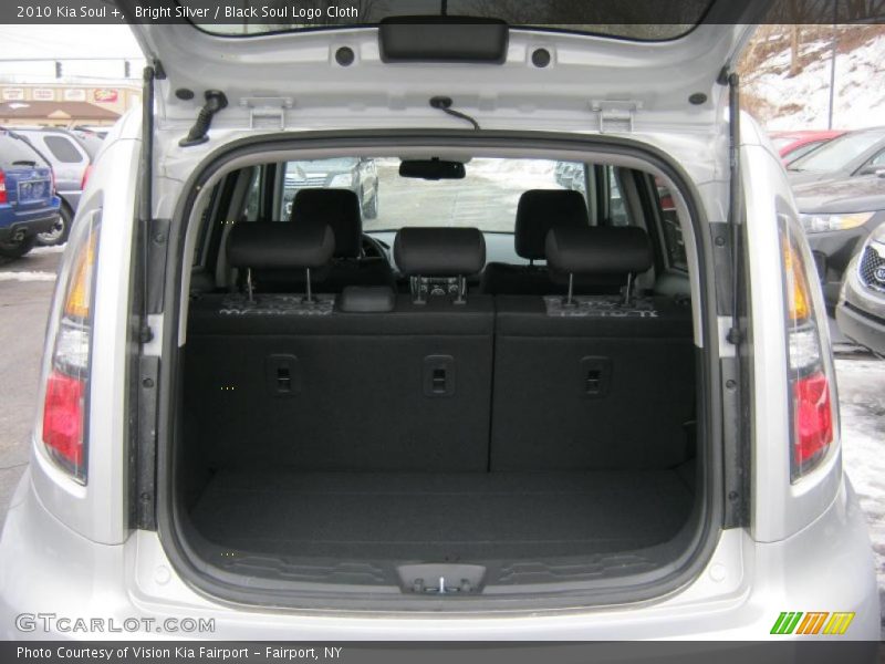 Bright Silver / Black Soul Logo Cloth 2010 Kia Soul +