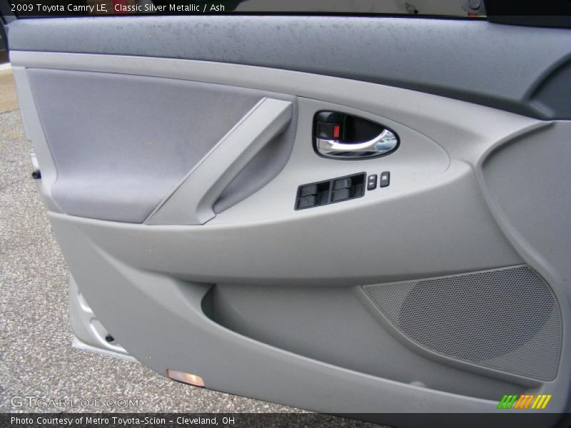 Classic Silver Metallic / Ash 2009 Toyota Camry LE