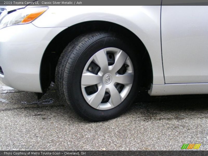 Classic Silver Metallic / Ash 2009 Toyota Camry LE