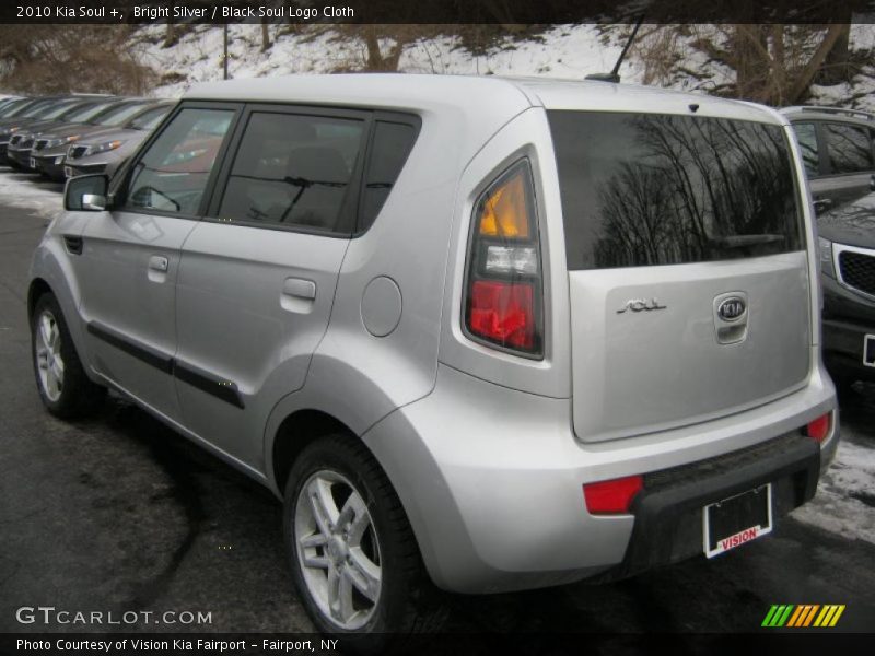 Bright Silver / Black Soul Logo Cloth 2010 Kia Soul +