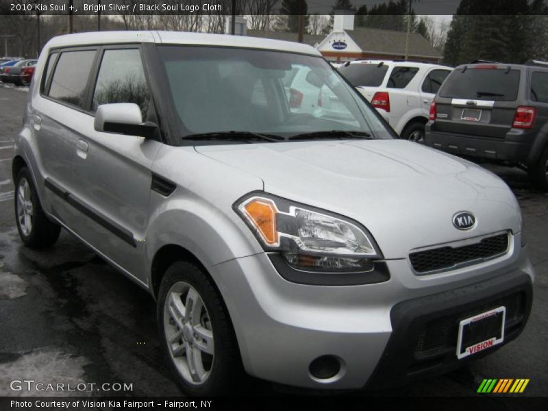 Bright Silver / Black Soul Logo Cloth 2010 Kia Soul +