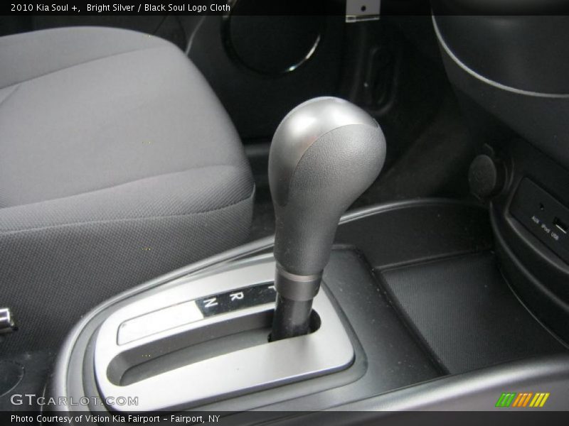 Bright Silver / Black Soul Logo Cloth 2010 Kia Soul +