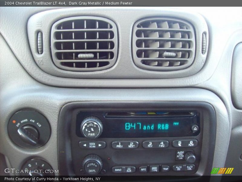 Dark Gray Metallic / Medium Pewter 2004 Chevrolet TrailBlazer LT 4x4