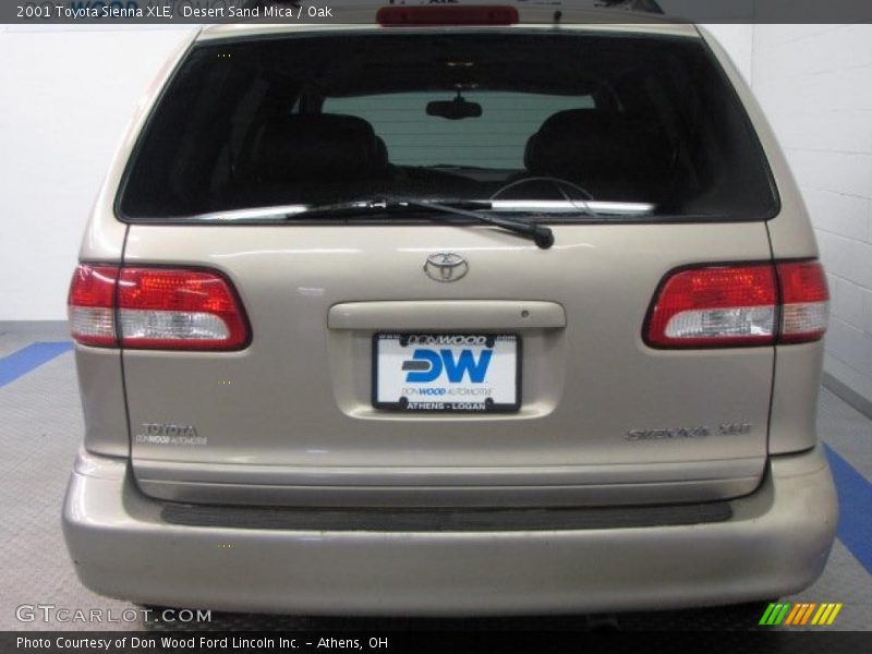 Desert Sand Mica / Oak 2001 Toyota Sienna XLE