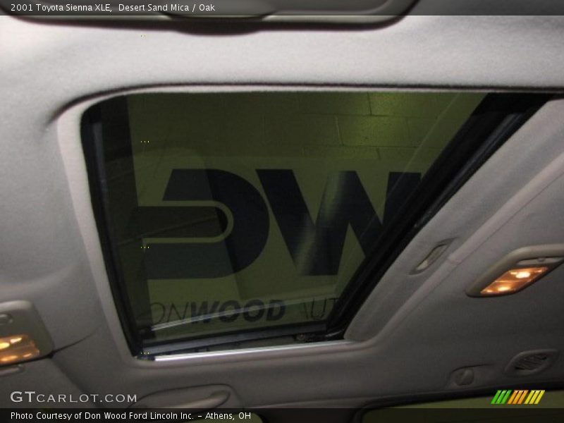 Desert Sand Mica / Oak 2001 Toyota Sienna XLE