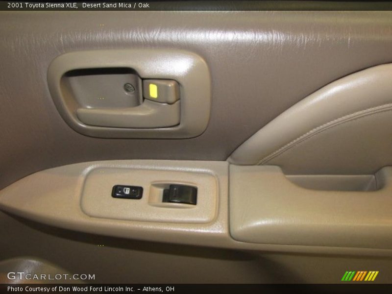 Desert Sand Mica / Oak 2001 Toyota Sienna XLE