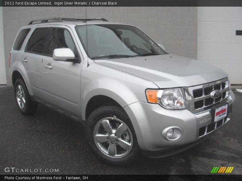 Front 3/4 View of 2011 Escape Limited