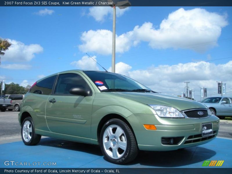 Front 3/4 View of 2007 Focus ZX3 SES Coupe