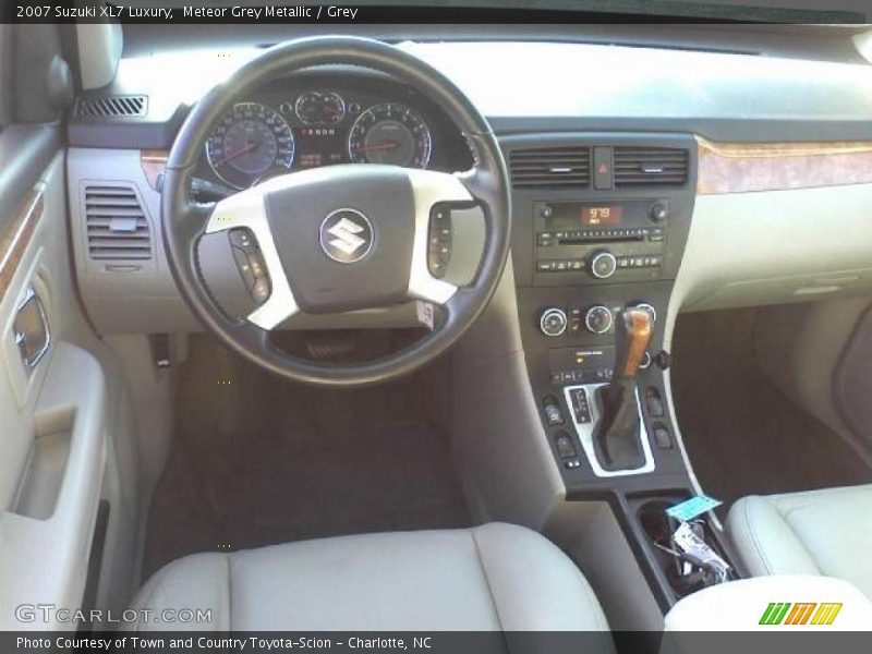 Meteor Grey Metallic / Grey 2007 Suzuki XL7 Luxury