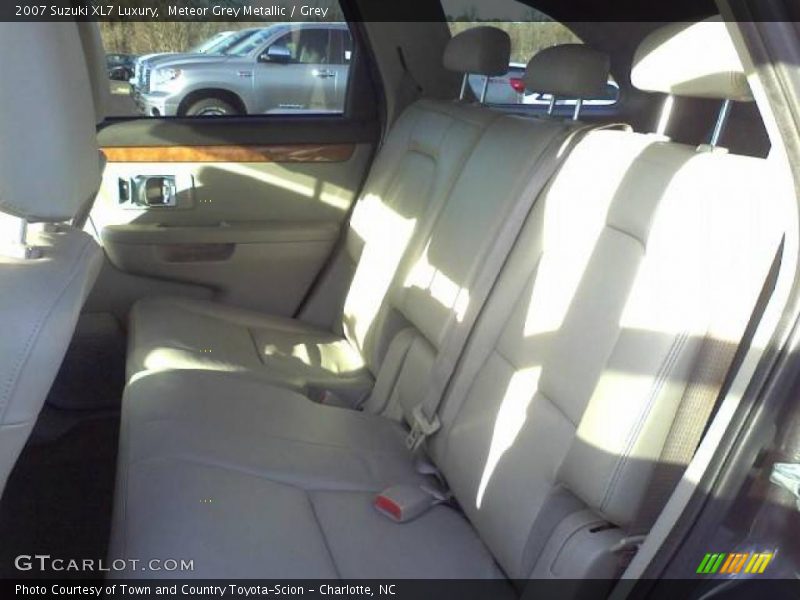 Meteor Grey Metallic / Grey 2007 Suzuki XL7 Luxury
