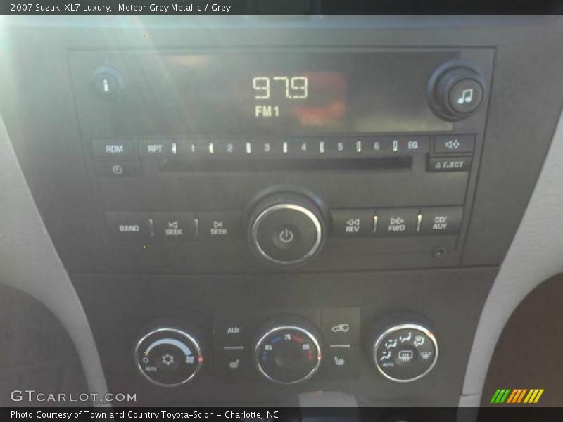 Meteor Grey Metallic / Grey 2007 Suzuki XL7 Luxury