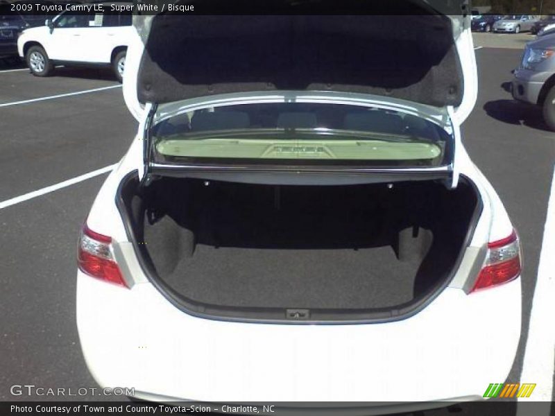 Super White / Bisque 2009 Toyota Camry LE