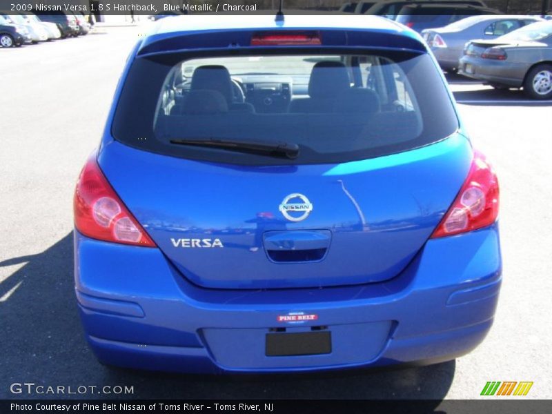 Blue Metallic / Charcoal 2009 Nissan Versa 1.8 S Hatchback